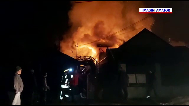 Incendiu la o locuință din Florești. Cinci echipaje de pompieri au intervenit