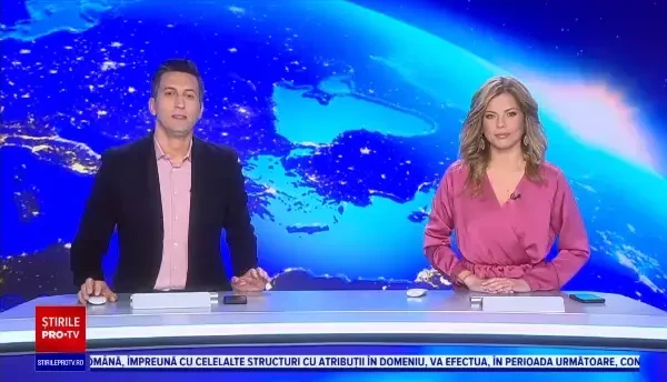 Fetiță de numai 11 luni, pasionată de snowboard. Căzăturile au amuzat-o