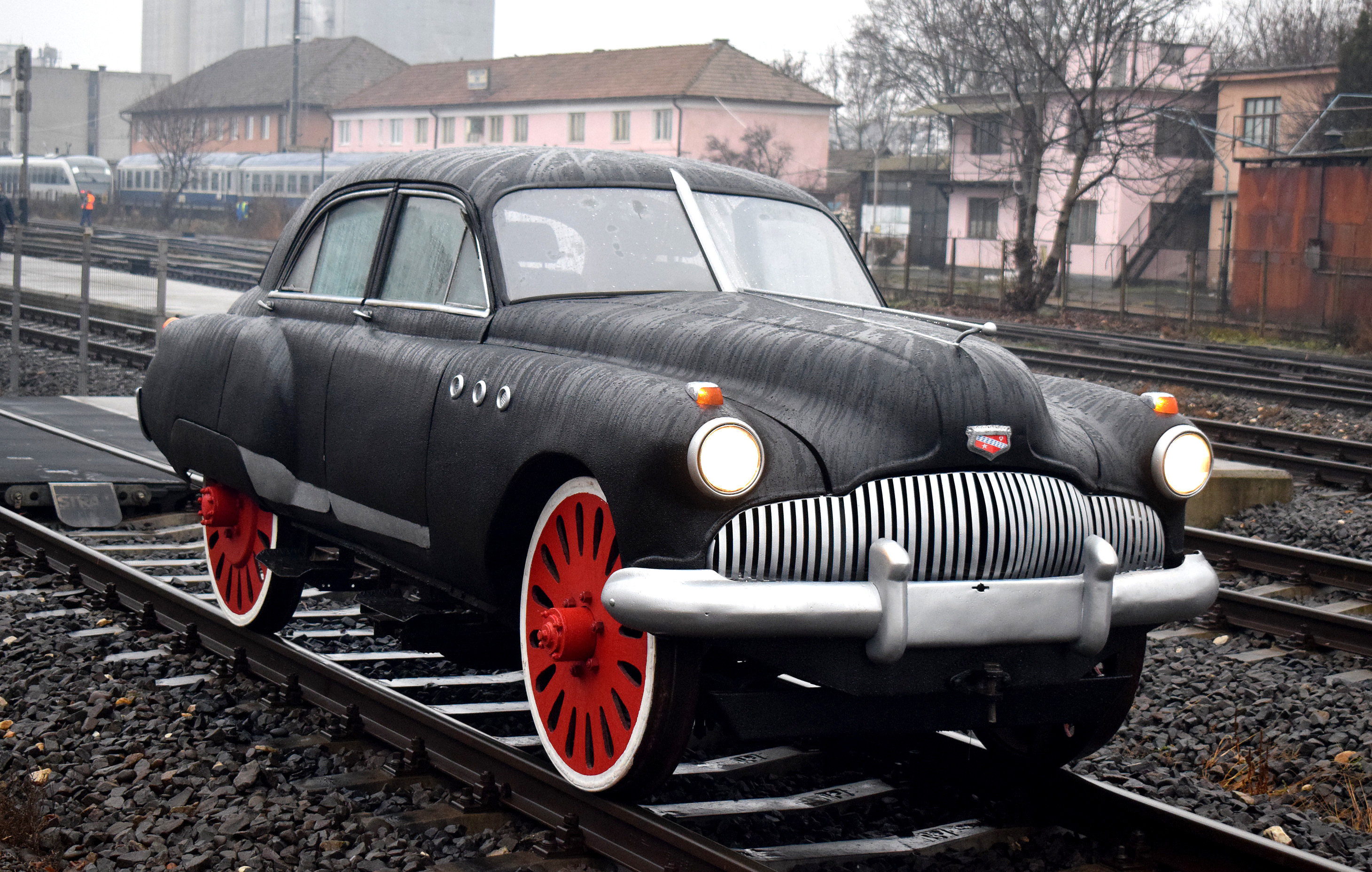 Vagonetul Buick 1940 și locomotiva „Pacific”, la 150 de ani de la inaugurarea căii ferate Târgu Mureș-Alba Iulia