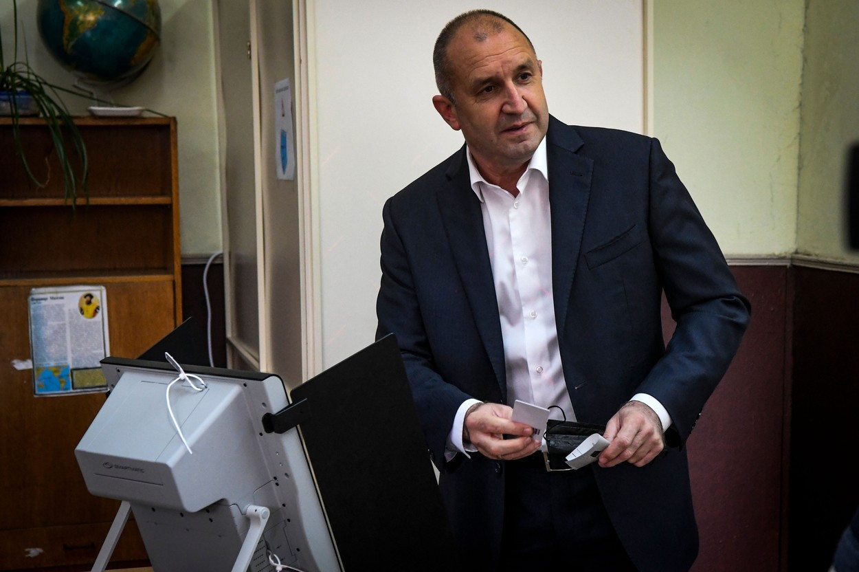 Președintele Bulgariei, Rumen Radev, a câștigat un nou mandat cu o majoritate covârșitoare