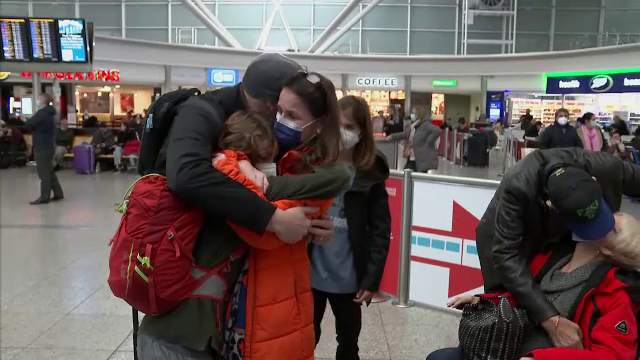 Cât trebuie să dureze o îmbrățișare pentru ca bucuria revederii să fie perfectă