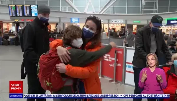 Cât trebuie să dureze o îmbrățișare pentru ca bucuria revederii să fie perfectă