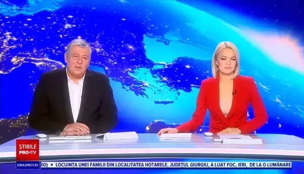 Un coiot a scăpat cu viață, după ce a fost lovit de o mașină și a rămas blocat în bara de protecție