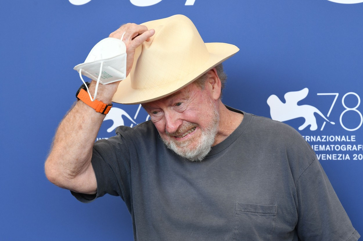 Ridley Scott explică eşecul filmului ”The Last Duel”: Milenialii care nu vor să ştie nimic, decât dacă li se spune la telefon