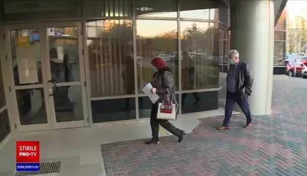 Digitalizarea României se lasă așteptată. Cetățenii încă pierd timp la cozile de la ghișee pentru o hârtie