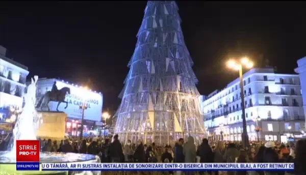 Spaniolii s-au îmbulzit la aprinderea luminițelor de Crăciun. La polul opus, nemții au doar câteva târguri