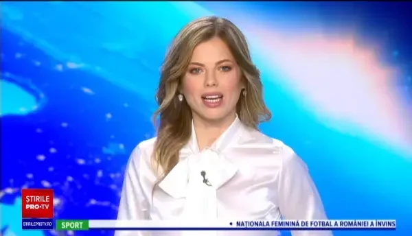 Atmosferă demnă de iarnă pe Transalpina. Bucurie pentru turiști, coșmar pentru drumari