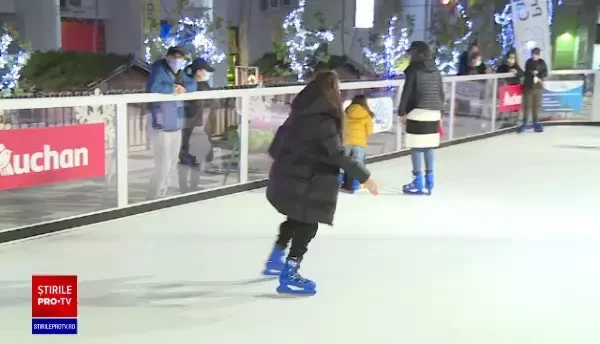 "Fabrica de Jucării". Târg de Crăciun organizat special pentru juniori de Primăria Capitalei