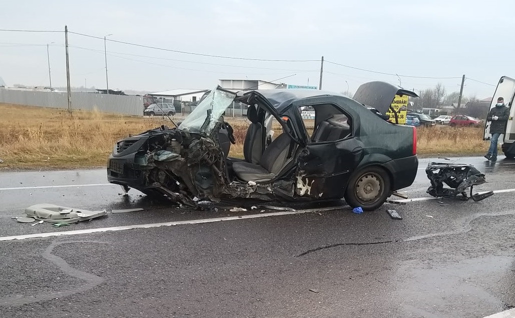 Accident mortal pe DN2. O persoană a murit, iar traficul este blocat