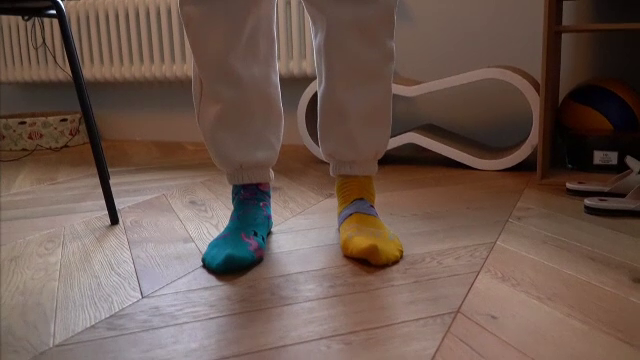 Afacerea dezvoltată de un copil de 10 ani dintr-o problemă universală. Ce se întâmplă cu șosetele desperecheate