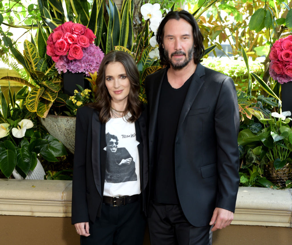 Keanu Reeves spune că este căsătorit cu Winona Ryder, după o scenă jucată în România. Ceremonia, oficiată de preoți reali