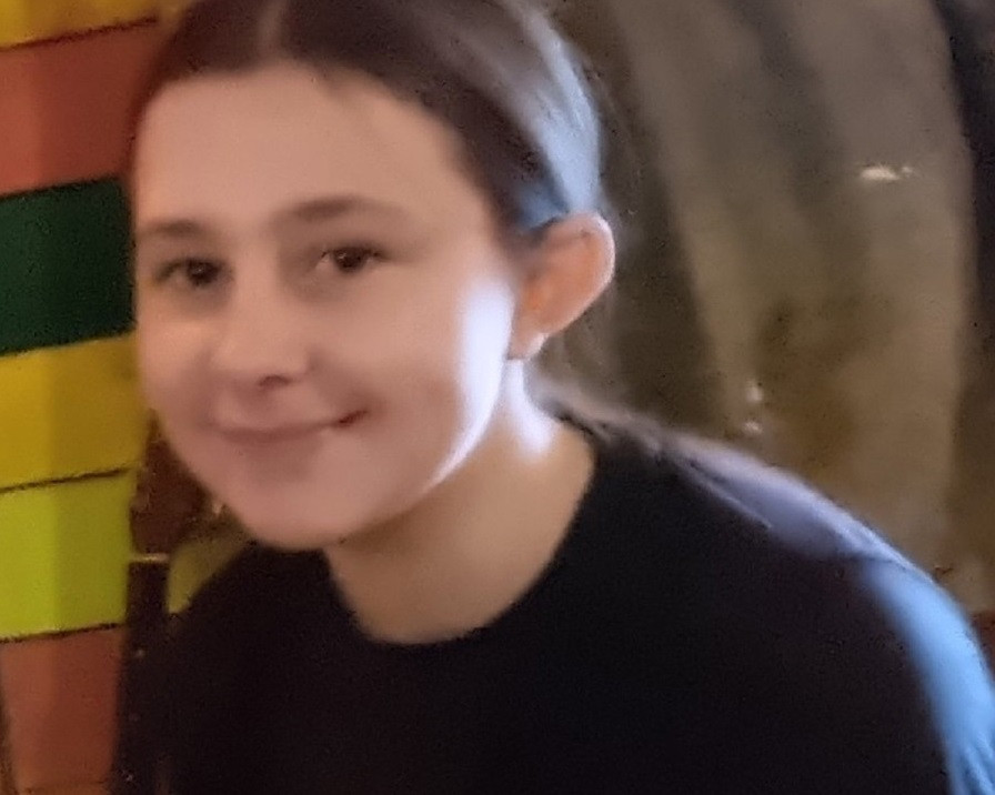 Un băiat de 14 ani este acuzat de crimă, după ce ar fi înjunghiat o copilă de 12 ani. Totul ar fi pornit de la o ceartă