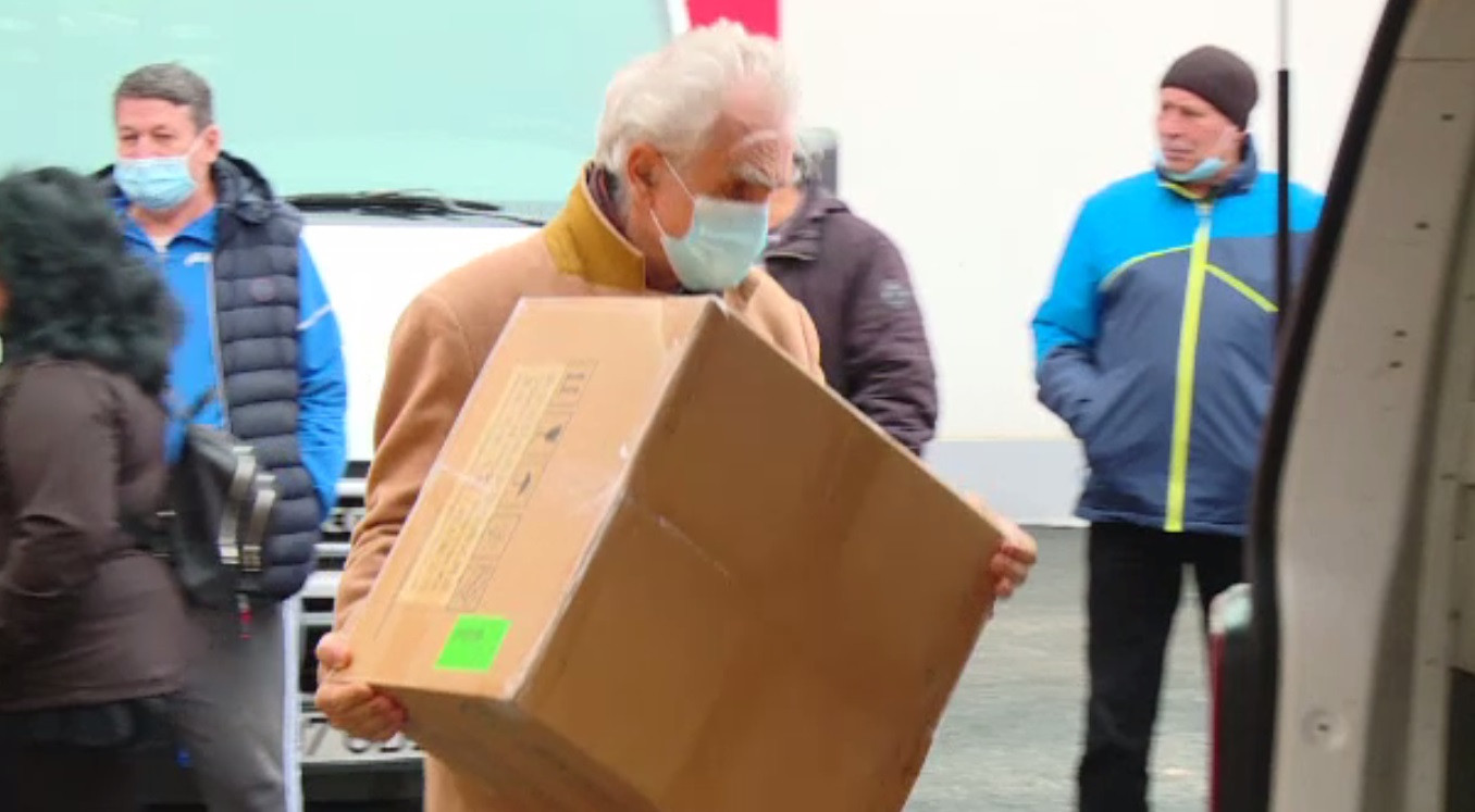 Companiile care au livrat testele de salivă pentru elevi, controlate de Nuțu Cămătaru și de Cătălin Botezatu