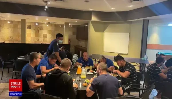 Când vor ajunge în țară românii rămași blocați în Africa. Escală de 12 ore în Kenya