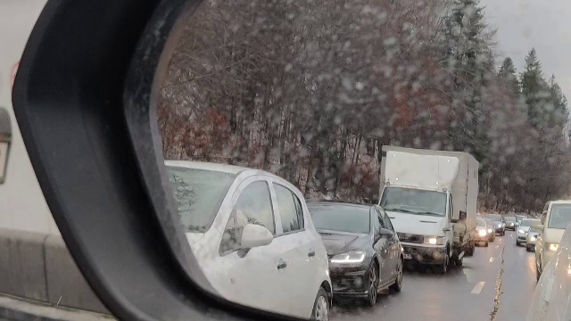 Aglomerație între stațiuni. Sute de mașini au stat bară la bară: ”Groaznic, asta e”