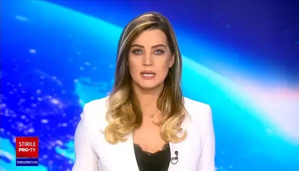 Un autoturism a derapat și a intrat într-un autobuz, în județul Sibiu. Două femei au murit