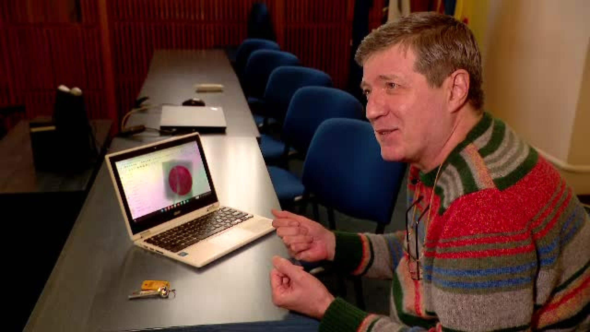 Bogdan Enescu, unul dintre cei mai apreciați profesori. A câștigat aurul la olimpiadă și acum îi pregătește pe elevi