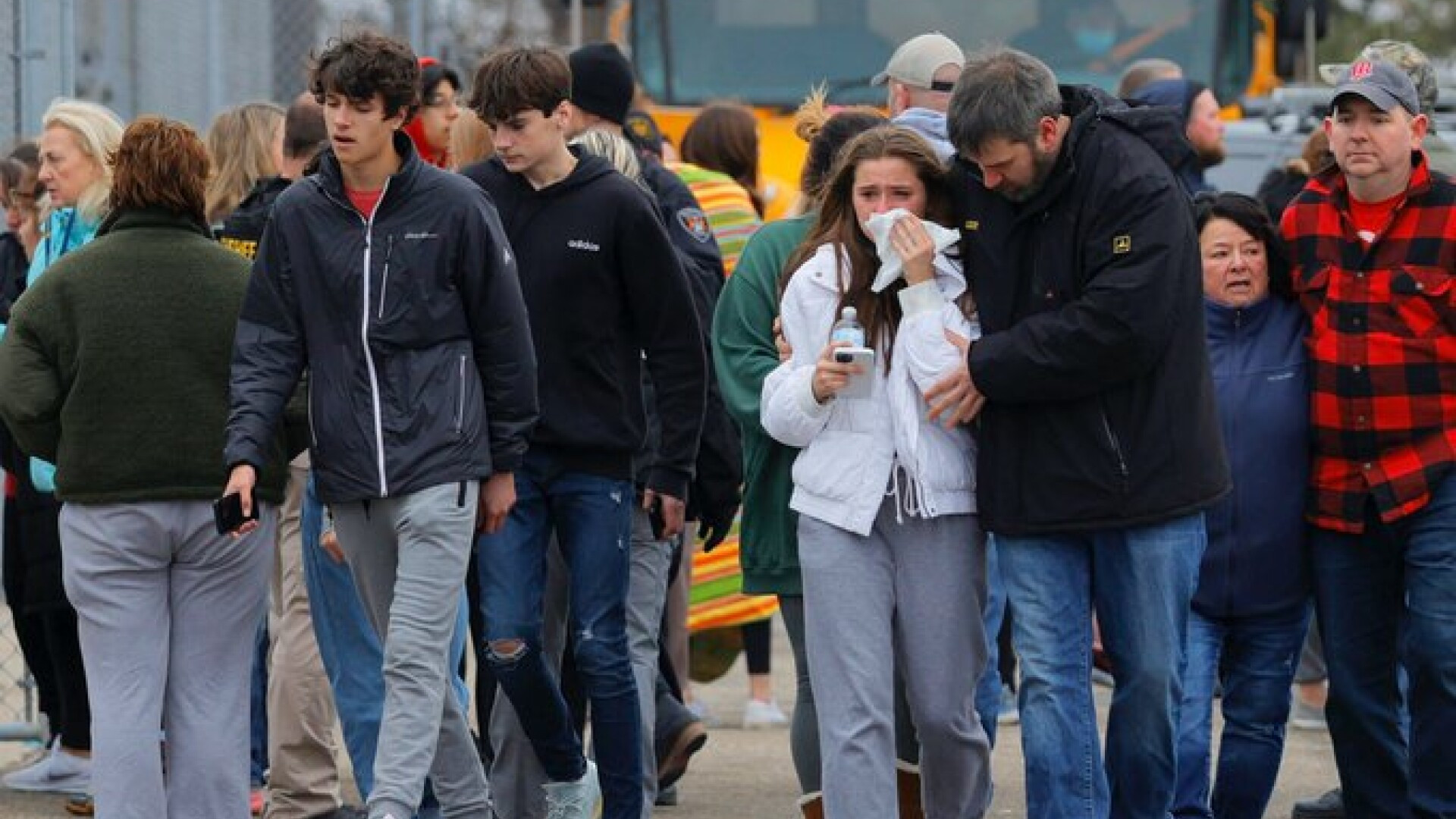 Atac armat într-un liceu american: Un al patrulea elev a murit în urma rănilor suferite