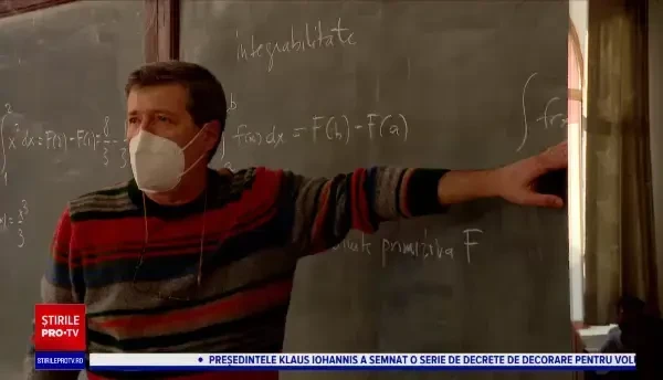 Bogdan Enescu, unul dintre cei mai apreciați profesori. A câștigat aurul la olimpiadă și acum îi pregătește pe elevi