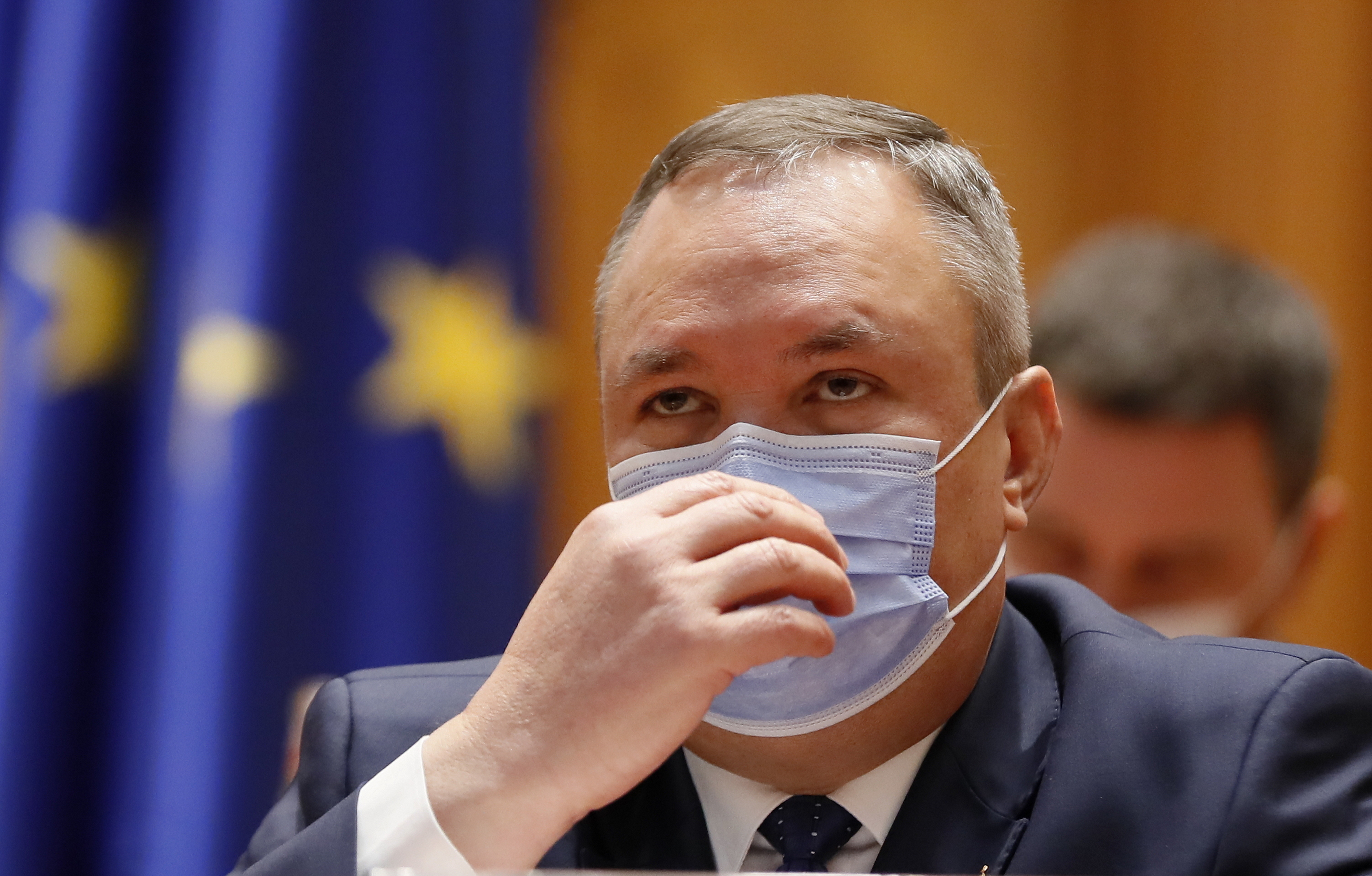 Ciucă cere ajutorul bisericilor la vaccinare și promite că va ”prelua” mesajele privind ”sprijinirea financiară”