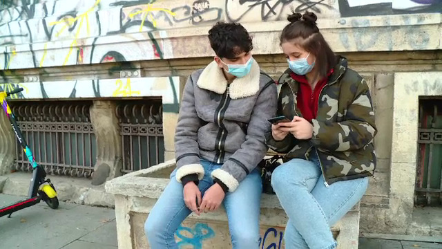 Pandemia continuă să influențeze piața forței de muncă. Cum ajung tinerii să-și găsească un job chiar din facultate