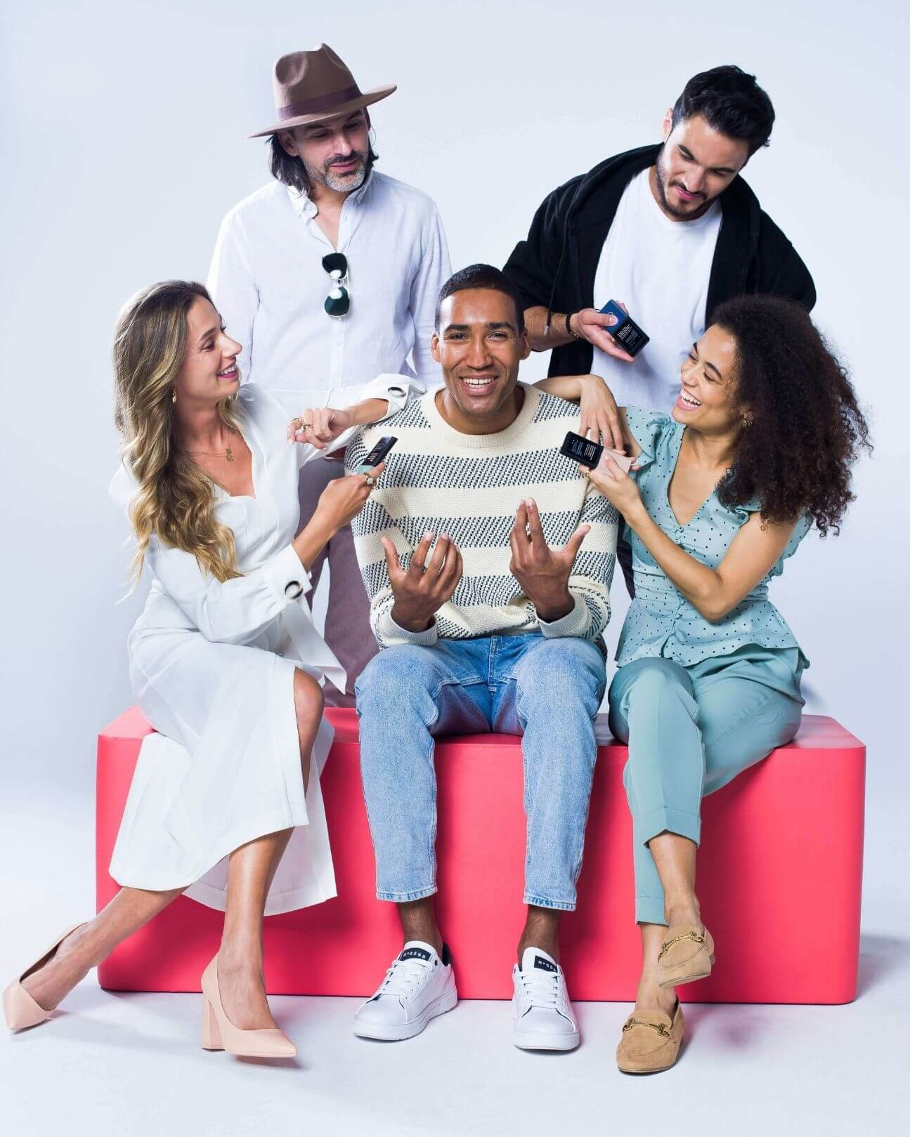 (P) Vorbești 70 de limbi străine în 0.5 secunde. Translatorul vocal care elimină barierele de comunicare