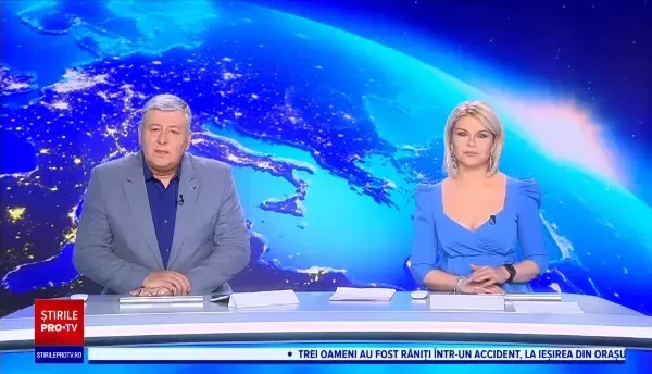 O casă din Argeș a ars ca o torță. Proprietarii au reușit să iasă la timp