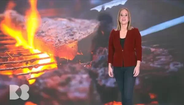 Carnea la grătar, gătită deasupra cărbunilor, aduce fum cât zece pachete de țigări. Care sunt variantele mai sănătoase