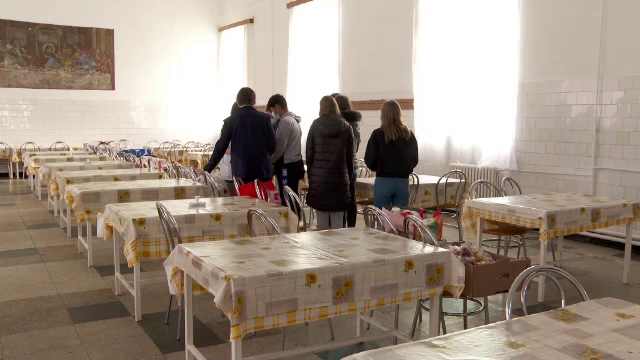 Programul „Masa caldă în școli” s-a oprit, parțial, din cauza pandemiei