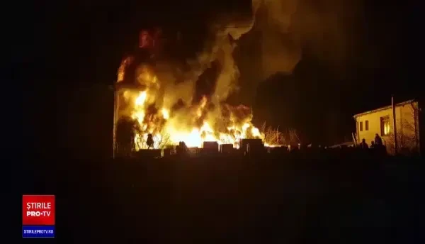 Incendiu puternic lângă Capitală, la un depozit de materiale reciclabile