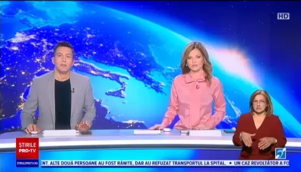 Galați: Un șofer și-a pierdut viața, după ce a derapat și a intrat cu mașina într-un stâlp de iluminat