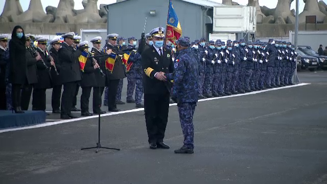 Sute de militari ai Forțelor Navale, membri ai echipajului Fregatei Regina Maria, au revenit în țară