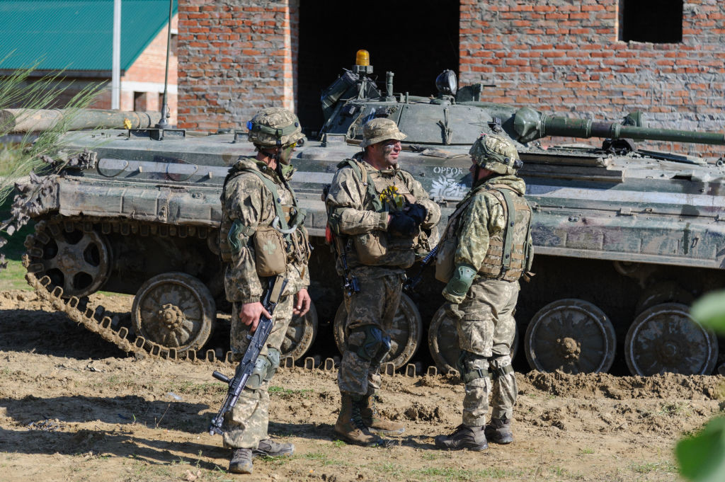 Aleşi americani, convinși că Putin pregătește un atac, după o vizită în Ucraina. Cer sancţiuni preventive pentru Rusia