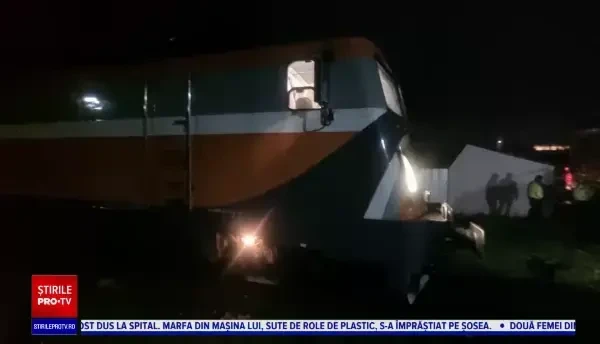 Accident în apropiere de Drobeta Turnu Severin. Un TIR condus de un șofer ucrainean a fost lovit în plin de o locomotivă