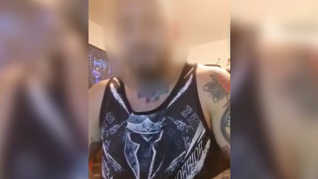 Tânărul ridicat de trupele speciale după ce a amenințat un polițist a fost reținut. Momentul în care a fost săltat de mascați