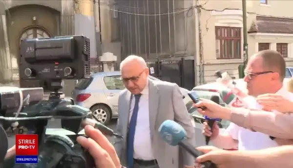 Irinel Popescu, judecat pentru că ar fi încercat să le dea șpagă chiar procurorilor DNA. Acuzațiile aduse chirurgului