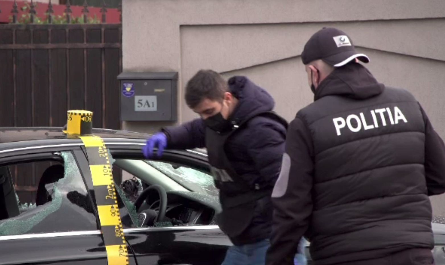 Bătaie în fața unui restaurant din Ploiești, pornită de un fost angajat. Care a fost motivul disputei