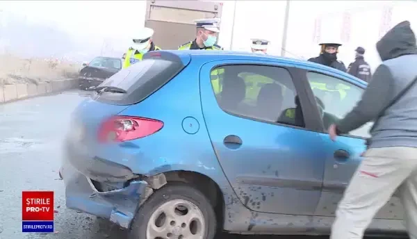 FOTO-VIDEO. Accident în lanț în București, cu 20 de mașini. Traficul a fost restricționat
