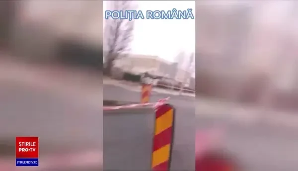 O nouă metodă de înșelătorie. Două femei au încercat să-i atragă atenția unei pensionare cu pește, pentru a-i fura banii