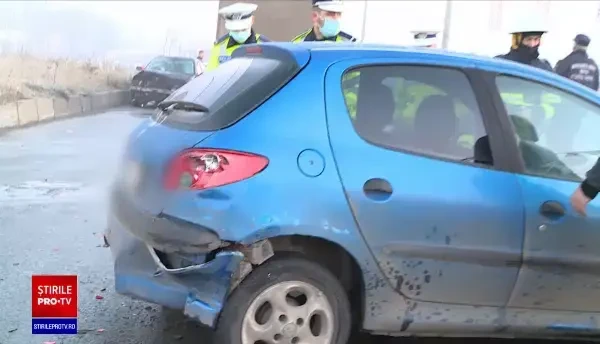 Accident în lanț în București, cu 20 de mașini. Șoferii spun că era polei și ceață