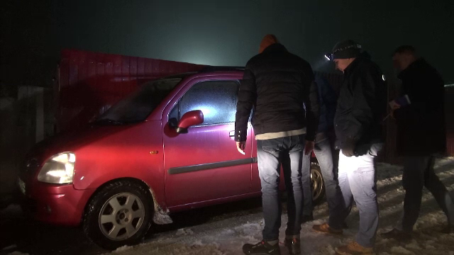 Un bărbat din Bacău a fost înjunghiat de un om al străzii pe care l-a primit în casa sa