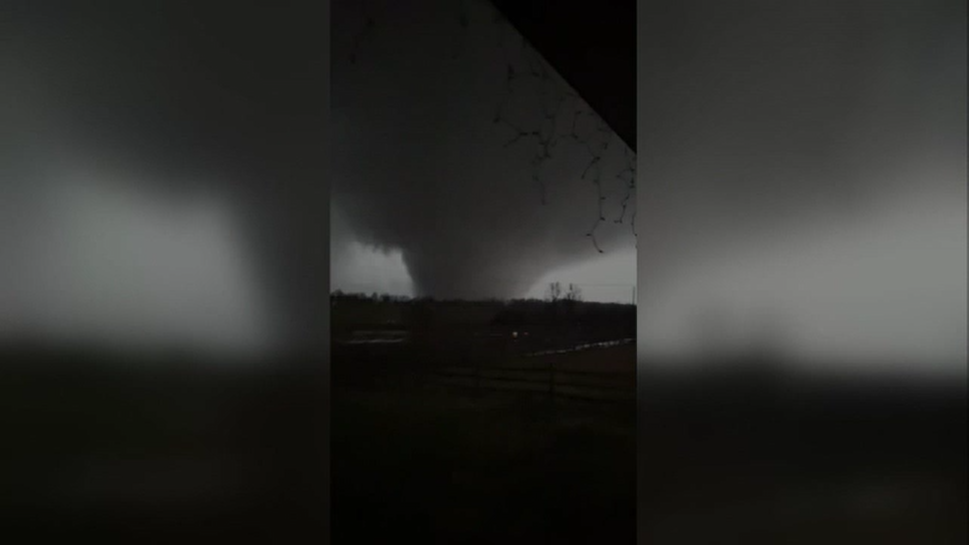 Peste 30 de tornade au pus la pământ sute de clădiri în doar câteva minute în SUA