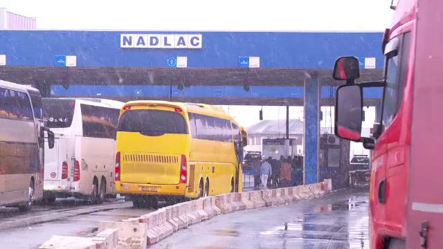 Drum anevoios pentru românii care se întorc acasă de sărbători. Noile reguli de intrare în țară