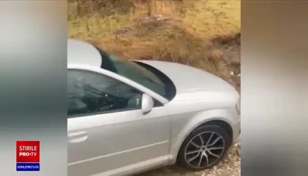 Zeci de localități, afectate de inundații. O persoană a fost luată cu mașina de apă