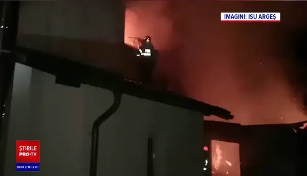 Incendiu la o primărie din Argeș. Focul ar fi fost pus intenționat, primarul este de negăsit