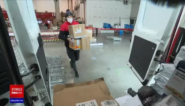 A început maratonul pachetelor. Firmele de curierat au înregistrat cel mai mare număr de comenzi în decembrie 2021