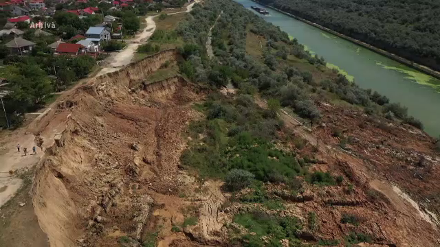 Situație dramatică în localitatea constănțeană Cumpăna. Un întreg cartier riscă să se prăbușească