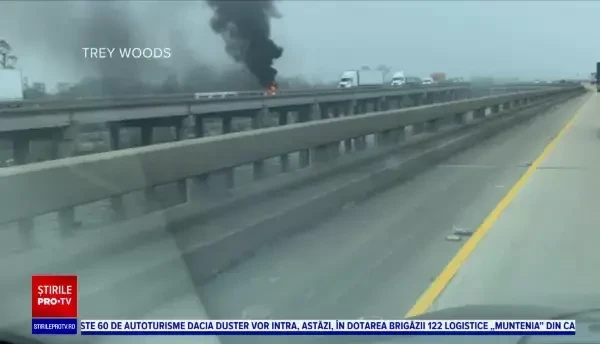 Un elicopter s-a prăbușit pe o șosea aglomerată din SUA