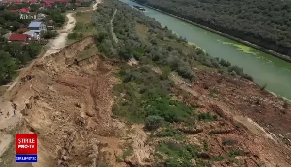 Situație dramatică în localitatea constanțeană Cumpăna. Un întreg cartier riscă să se prăbușească