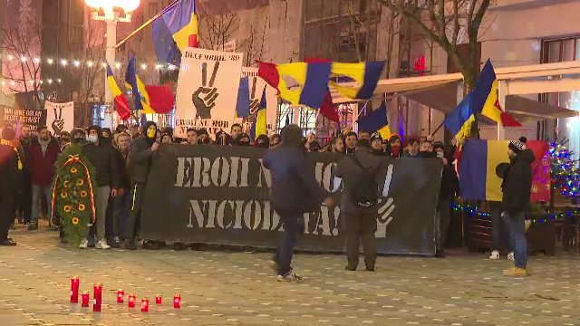 Marșul Eroilor pe străzile Timișoarei, la 32 de ani de la izbucnirea Revoluției. Femeie: „Mă întreb poate ce am câștigat?”
